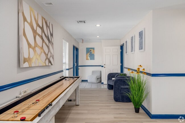 Foto del edificio - Falcon Point Apartments
