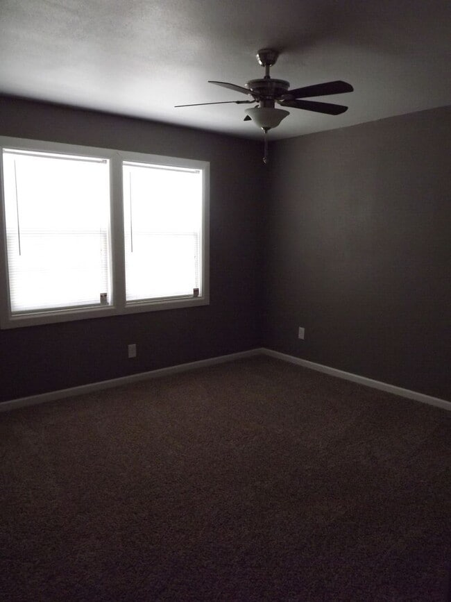 Foto del edificio - Pre Leasing for fall 2026! 4/2 by Greek circle!