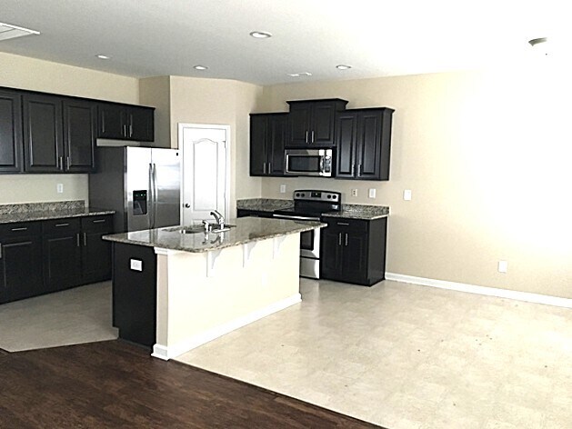 Foto del edificio - 1006 Lavender Ln