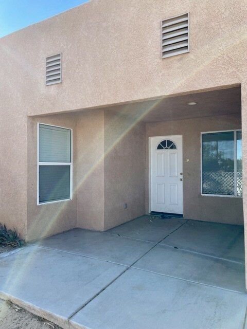 Building Photo - 61941 Verbena Rd