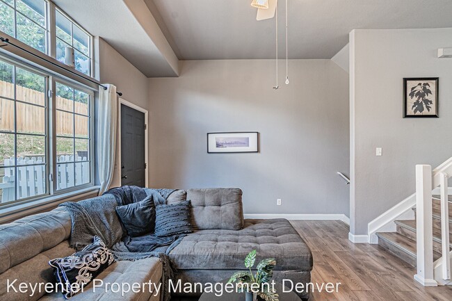 Building Photo - 2 br, 2.5 bath House - 8199 Welby Rd 4201