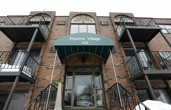Foto del edificio - Wyoma Village Condominiums