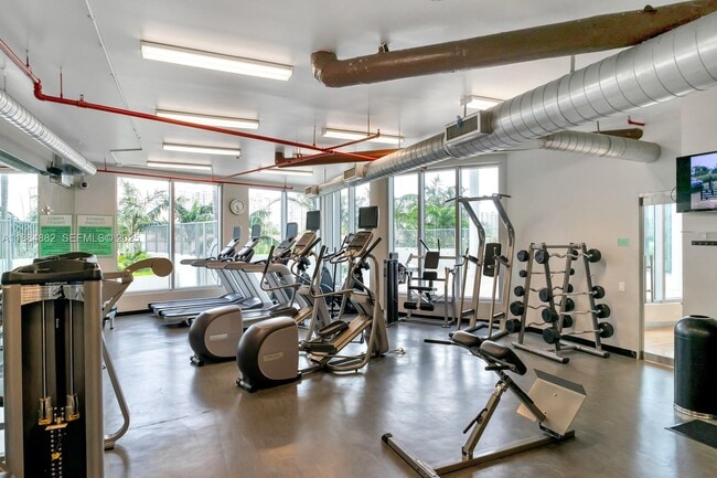 Foto del edificio - 3029 NE 188th St