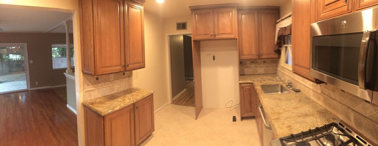 Primary Photo - Spectacular Home Located in West Hills!