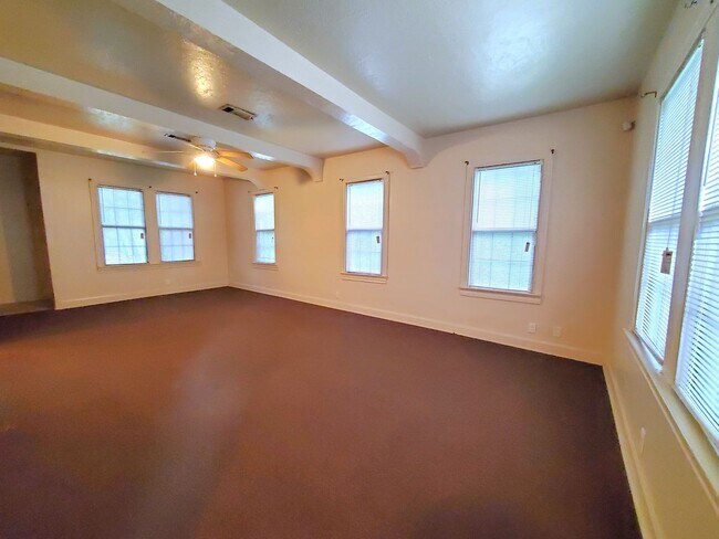 Foto del edificio - 2021 Wignall Ave