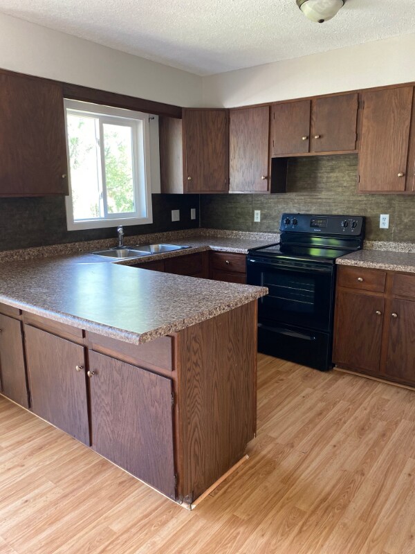 211 Perry St, Eagle Lake, MN 56024 Room for Rent in Eagle Lake, MN