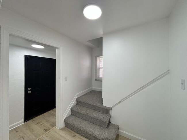 Building Photo - 14800 Woodmont Ave