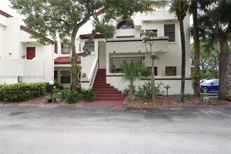 Building Photo - 1423 Avon Ln