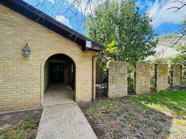 Foto del edificio - 3 bedroom in Midway ISD!