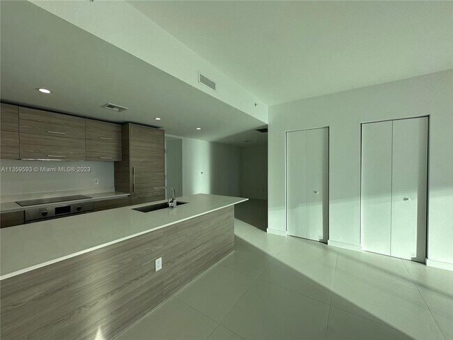 Foto del edificio - 1300 S Miami Ave