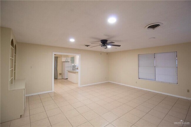 Foto del edificio - 15 W Cano St