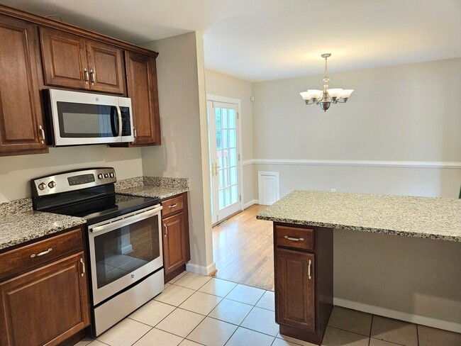 Building Photo - 3 Bedroom 1.5 Ba Brick Rancher Near I-64