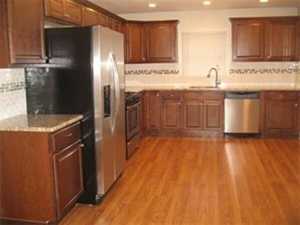 Building Photo - 127 Linden Ave