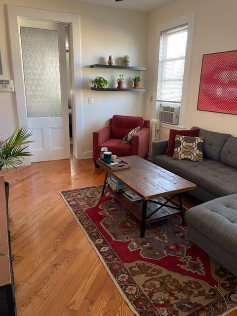 Primary Photo - 107 Bowers St