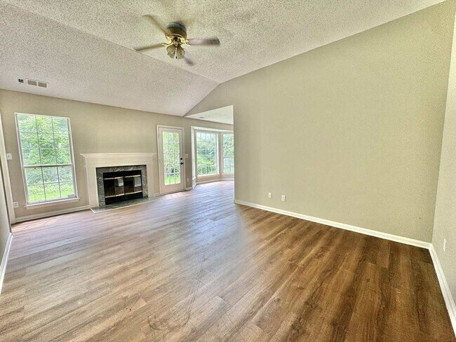 Foto del edificio - 2608 Clarencefield Dr