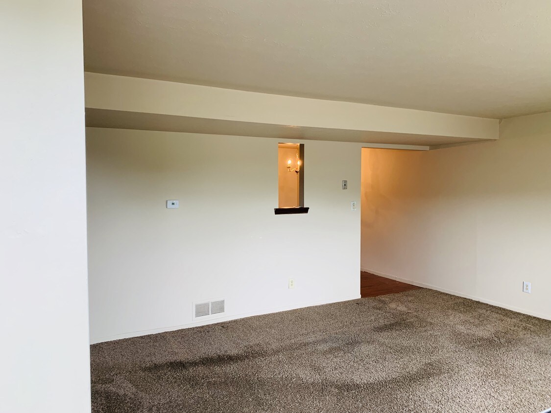 1200 Wyatt Ln, Belpre, OH 45714 Townhome Rentals in Belpre OH