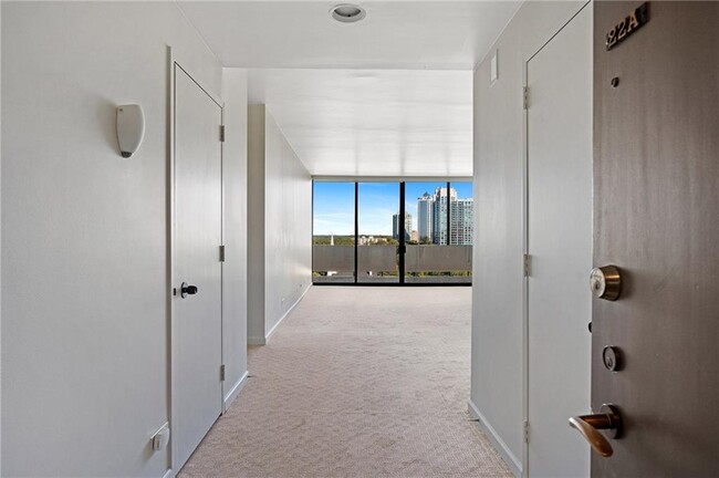 Building Photo - 2575 Peachtree Rd NE