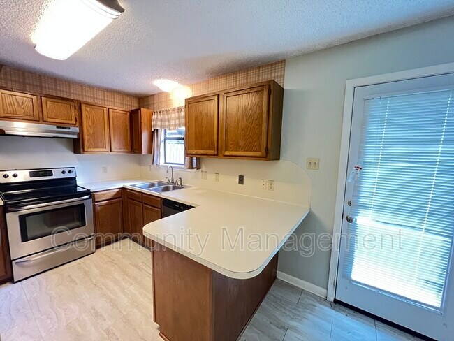 Building Photo - 419 Bonarbridge Dr