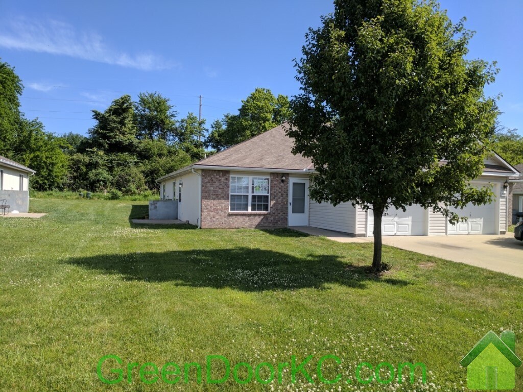 Foto principal - 1000 Fall Meadow Ln