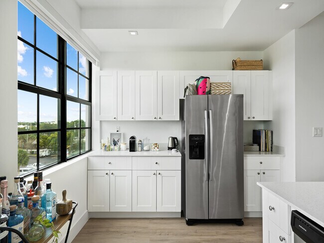 Foto del edificio - 4100 SW 64th Ave