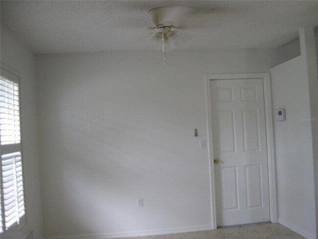 Building Photo - 4540 3rd Ave Dr E