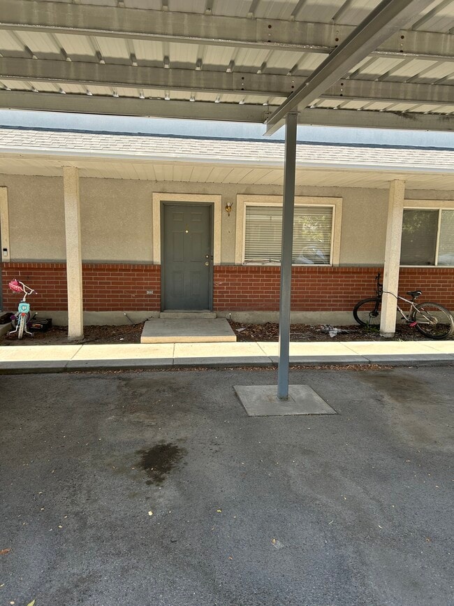 Building Photo - 166 E 1800 N Building Photo - 166 E 1800 N