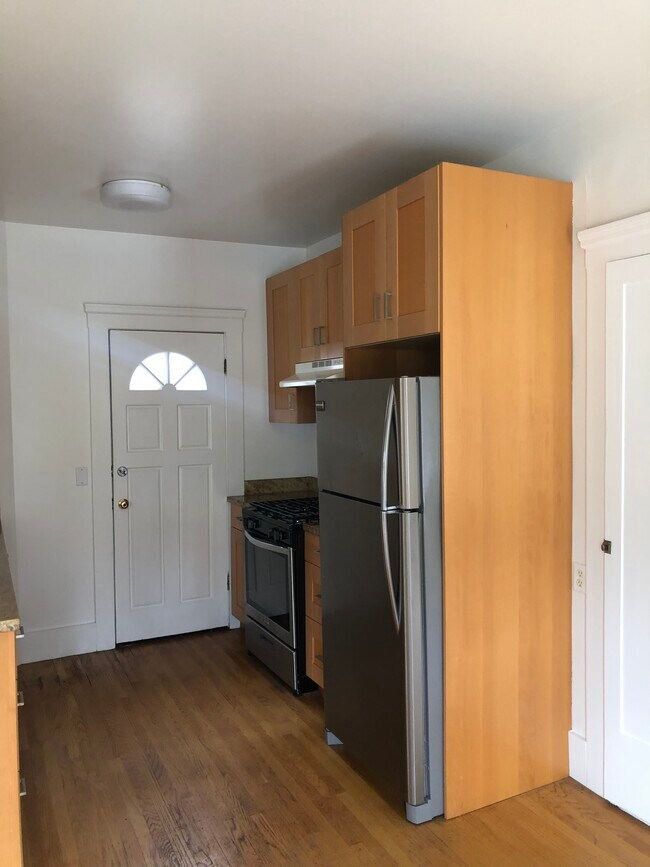 Building Photo - 1638 Irving St