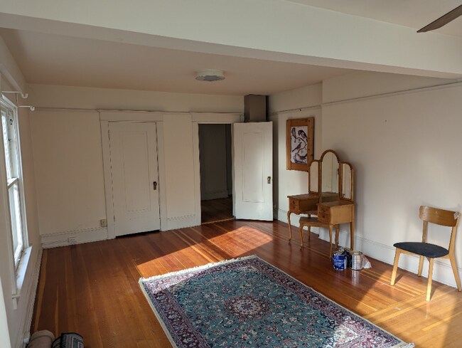 Building Photo - 418 N 59th St