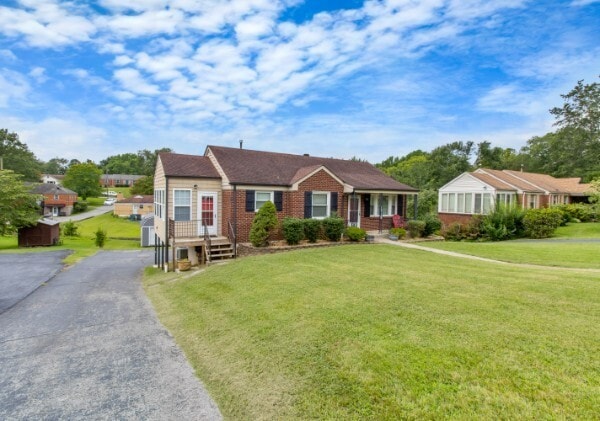 Building Photo - 1716 Merritt Dr