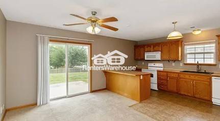 Foto del edificio - 3 Bed, 2 Bath Home in Raymore! Available 8...