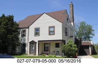 Building Photo - 396 Davis Rd