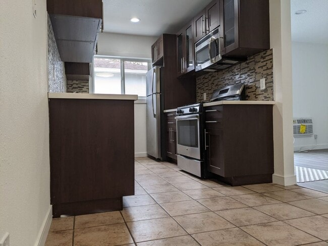 kitchen - 8843 Alcott St (Los Angeles, CA) Apartments