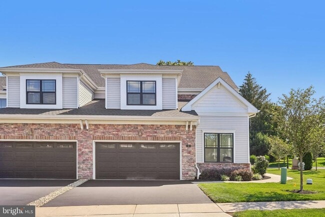 Building Photo - 2 Dogleg Ln