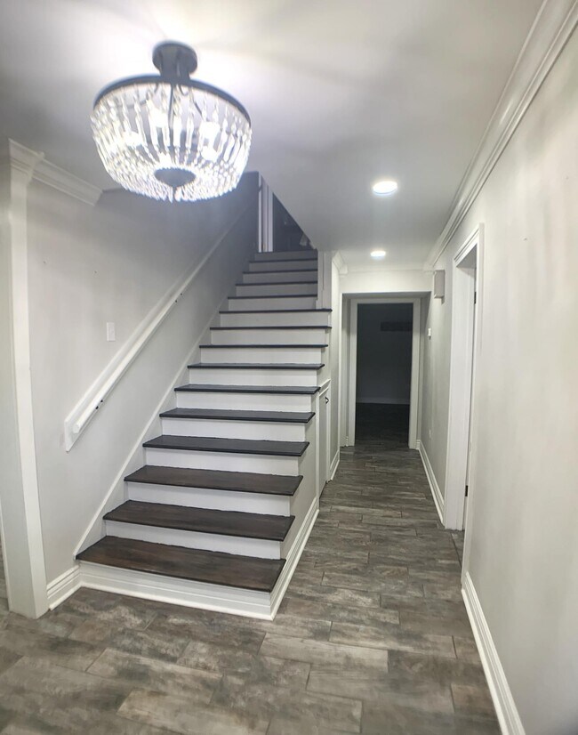 Building Photo - 2216 Acadian Dr