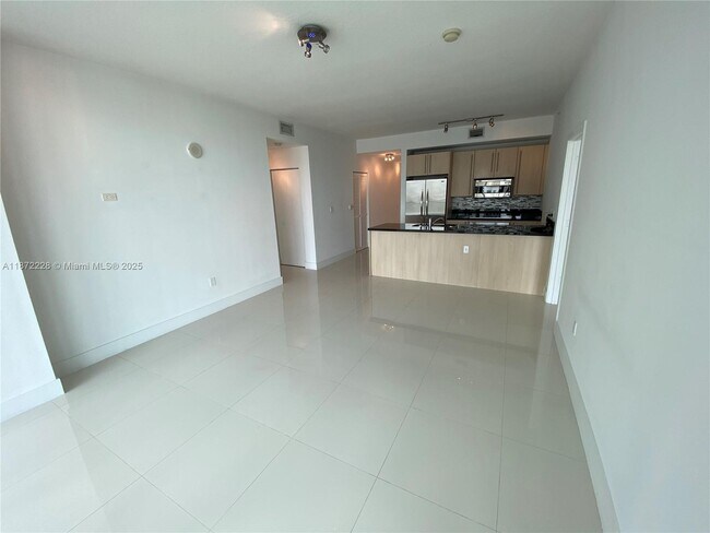 Foto del edificio - 79 SW 12th St