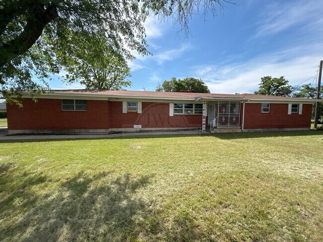 Foto del edificio - 3906 S Clear Creek Rd