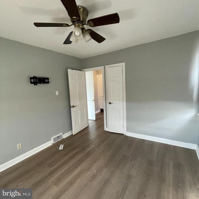 Building Photo - 1430 Greeby St