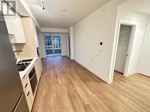 Building Photo - 1007 The Queensway