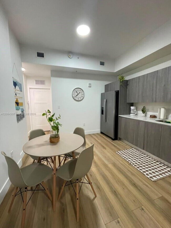 Foto del edificio - 1534 NW 1st St