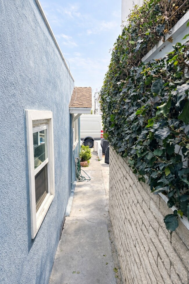 Foto del edificio - 315 Sapphire Ave