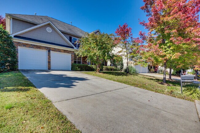 Building Photo - Spacious 4BR Fort Mill Home with Loft, Private Primary Retreat & Fenced Yard