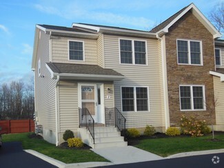 Building Photo - 1696 Orchard Park Rd