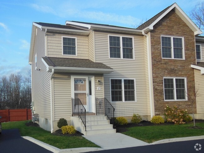 Building Photo - 1696 Orchard Park Rd