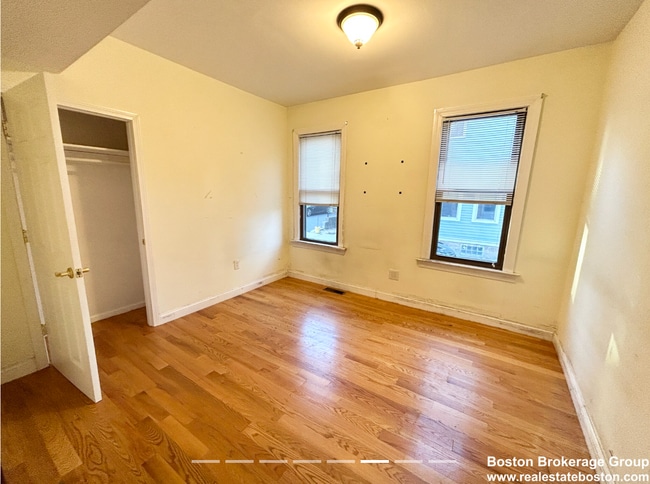 Building Photo - 1568 Tremont St