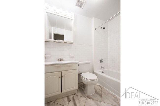 Building Photo - Super 2BR in Boerum Hill/Park Slope!