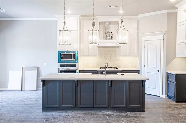 Building Photo - Modern Elegance in Moore: 4-Bed, 2-Bath Ta...
