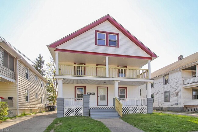 Building Photo - 385 E 160th St