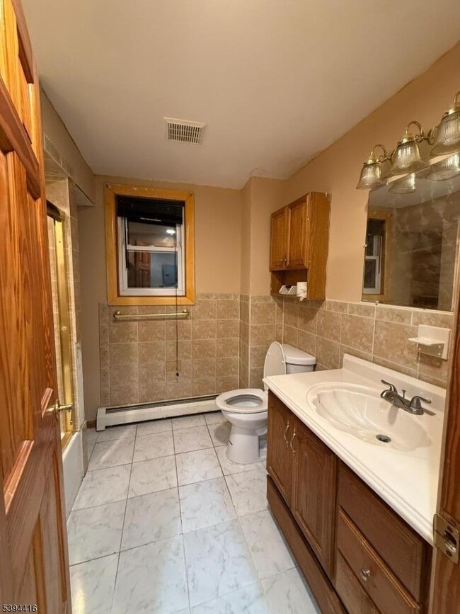 Foto del edificio - 389 Amherst St