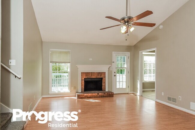 Building Photo - 5196 Glendora Dr