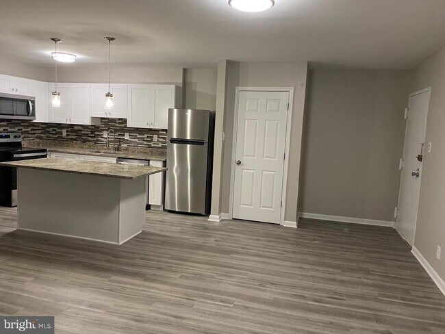 Building Photo - 6220 Edsall Rd